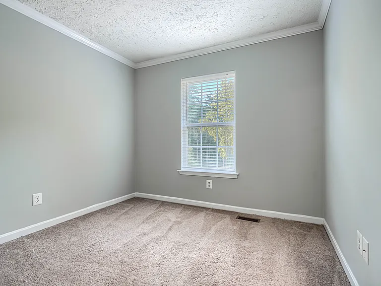 5035 Bridgeford Cir — Photo 11