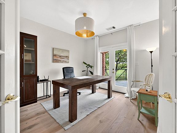 5th image of 12 Postwood Rd