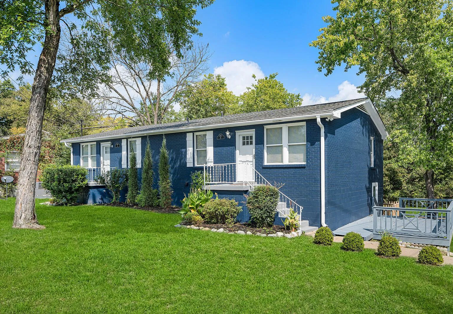 2112B Sanborn Dr — Photo 1