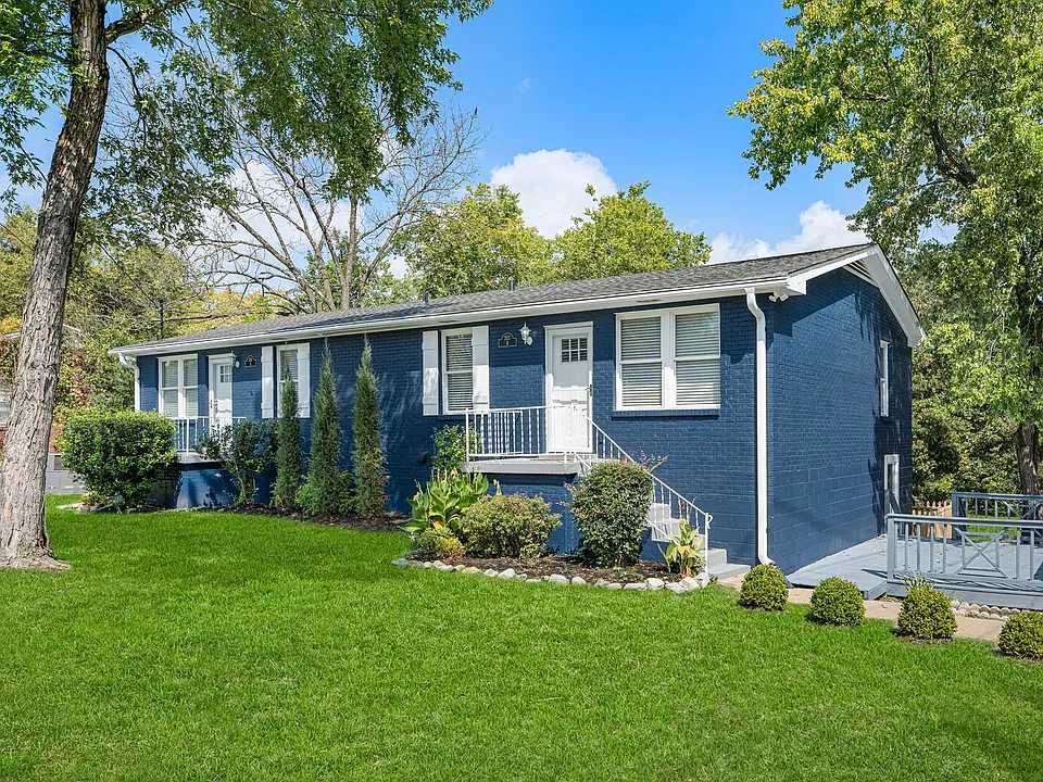 2112B Sanborn Dr
