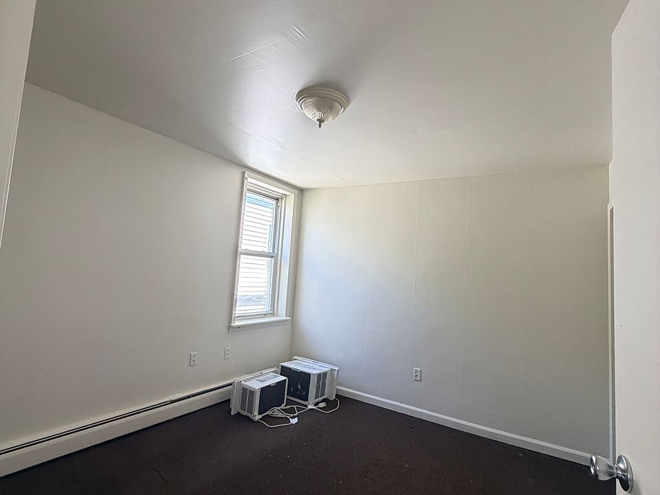 1st image of 439 Home Ave #3