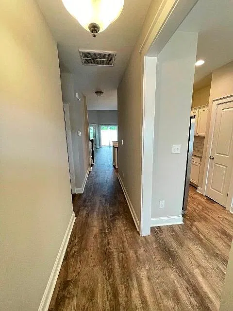3 bed, 2.5 bath, 1902 sqft, $1,900 — Photo 2