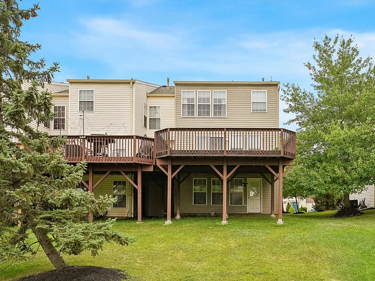 405 Joshua Ct — Photo 23