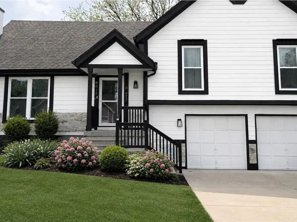 8017 W 149th St, Overland Park, KS 66223