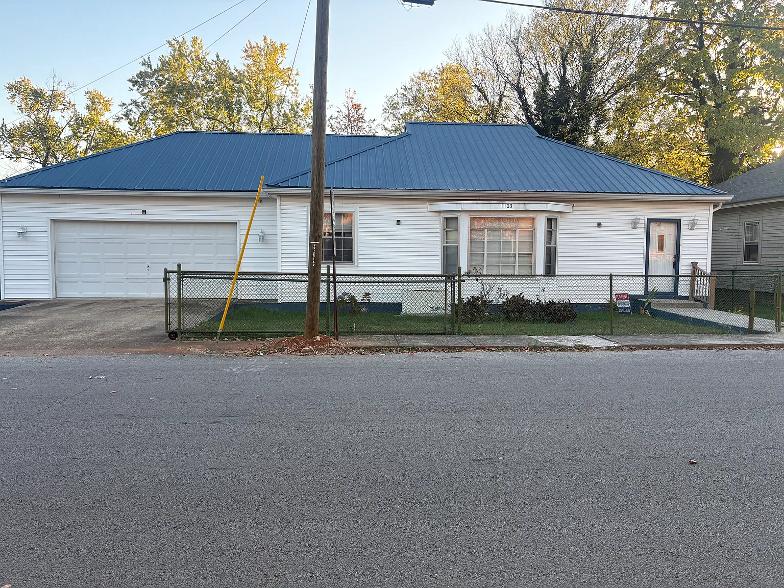 3 bed, 1800 sqft, $1,800 — Photo 1