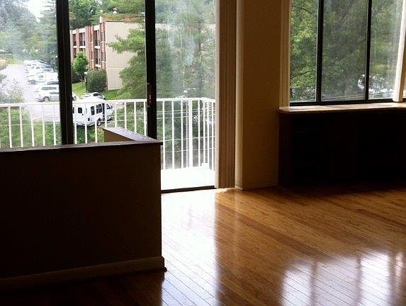 3rd image of 600 Roosevelt Blvd APT 505