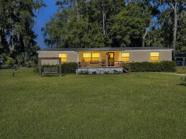 105 GEORGE Avenue, Interlachen, FL 32148