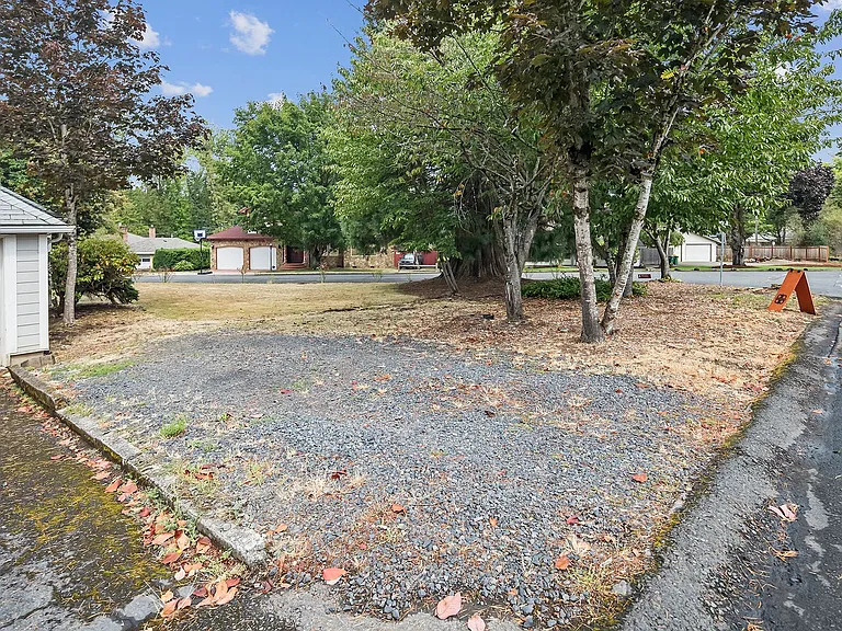 9520 SW Cypress St — Photo 36