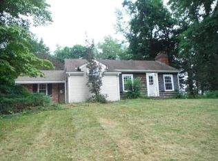 7 Merry Hill Rd, Poughkeepsie, NY 12603