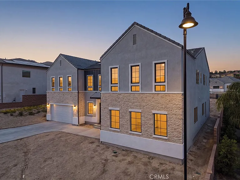 11944 N Red Hawk Ln — Photo 2