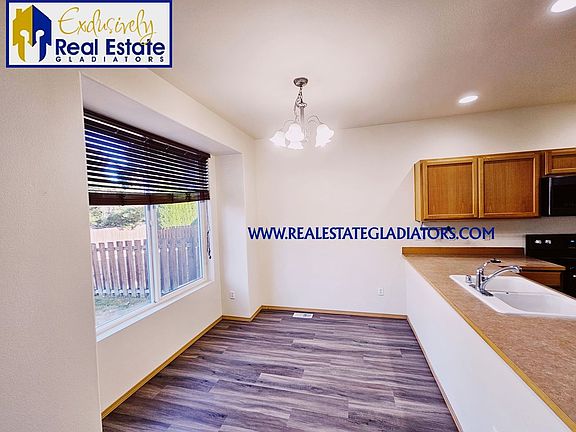 4th image of 18803 97th Avenue Ct E