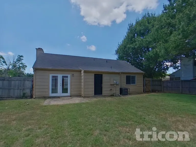 3913 Bigleaf Ln — Photo 13