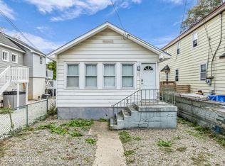 51 Matthew St, Highlands, NJ 07732