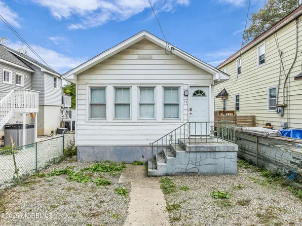 51 Matthew Street, Highlands, NJ 07732