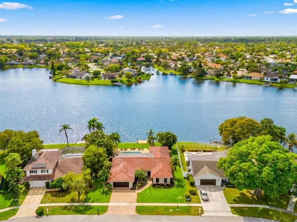 12853 Guilford Circle, Wellington, FL 33414