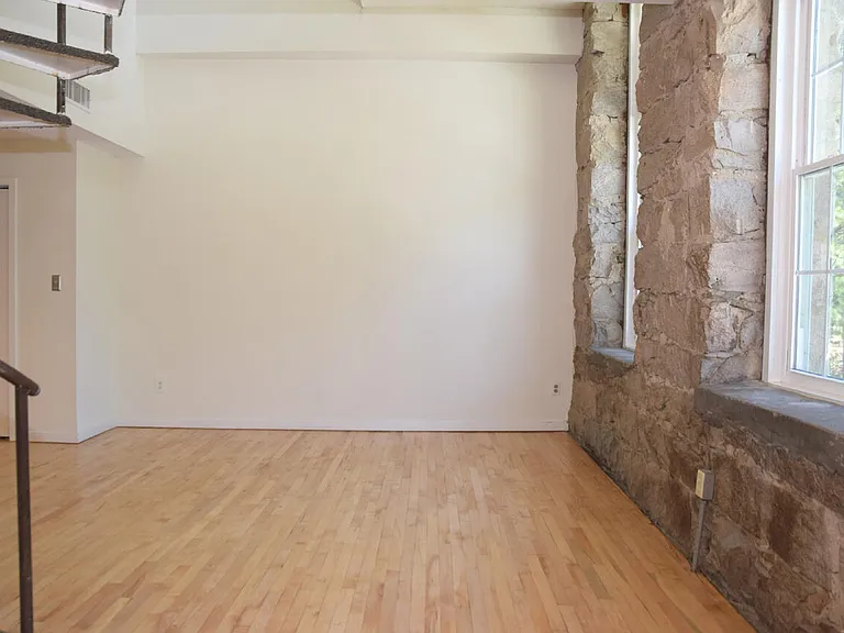 1500 River Mill Dr #312 — Photo 10