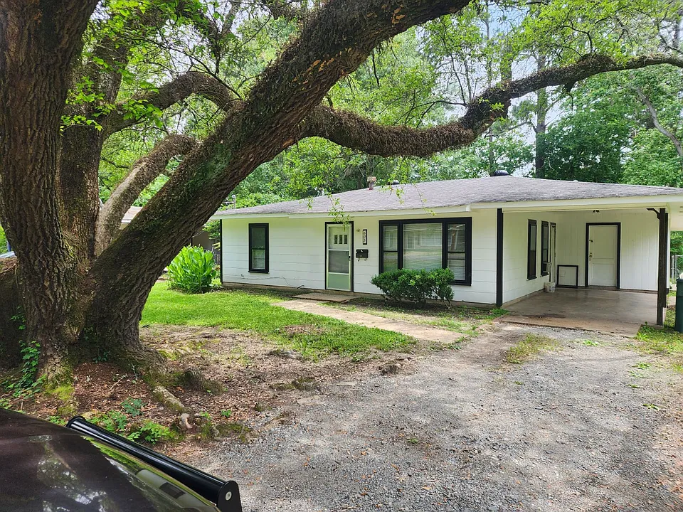 605 Eason Pl