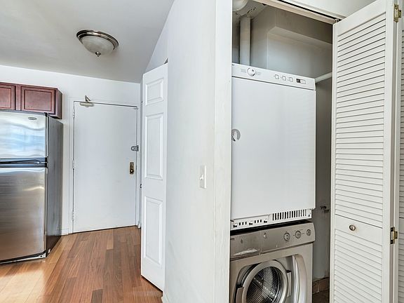 3rd image of 222 E Pearson St APT 203