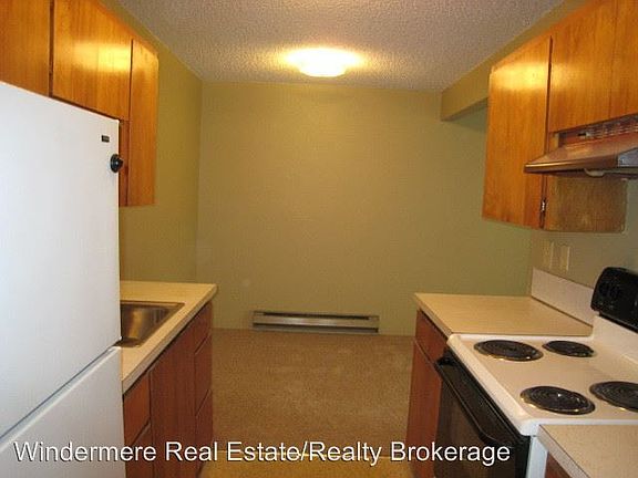 5th image of 3326 Lombard Ave