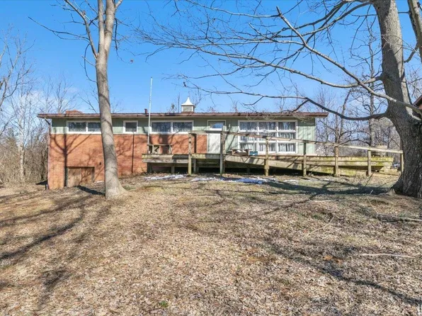 2042 S Folsomville Rd, Boonville, IN 47601