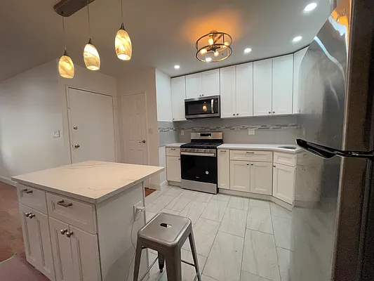 Rented by Compass | media 31