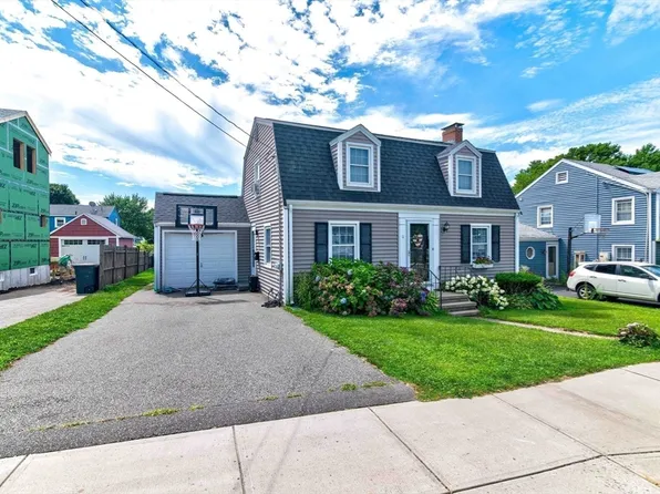 873 E Squantum St, Quincy, MA 02171