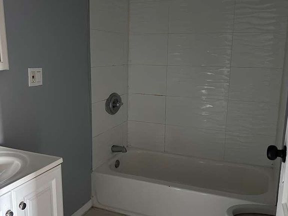 2nd image of 74-78 Baldwin Ave #3R