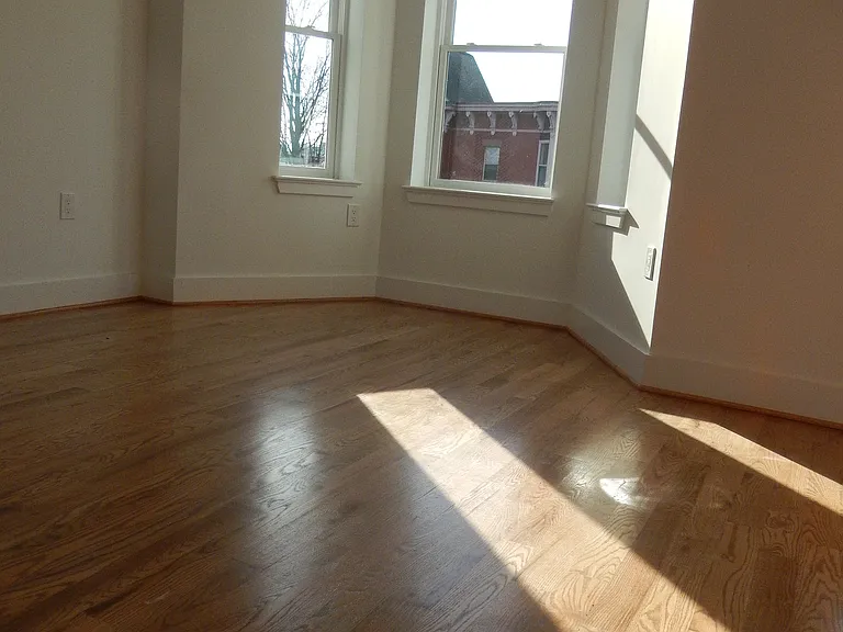 710 7th St SE #5BDRMS — Photo 15