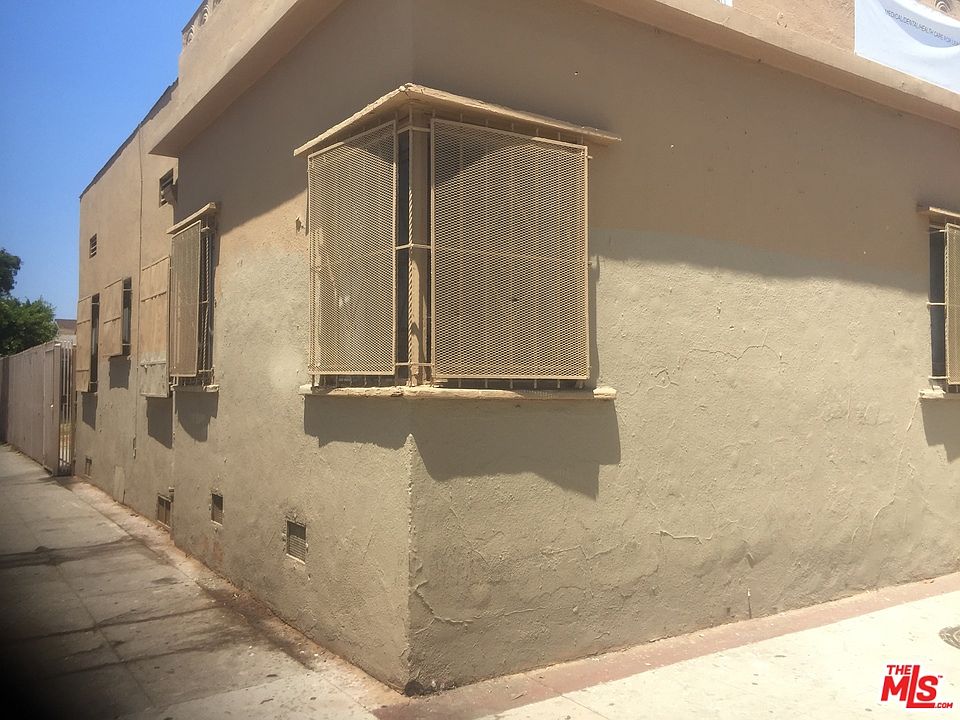 2nd image of 6521 S Vermont Ave
