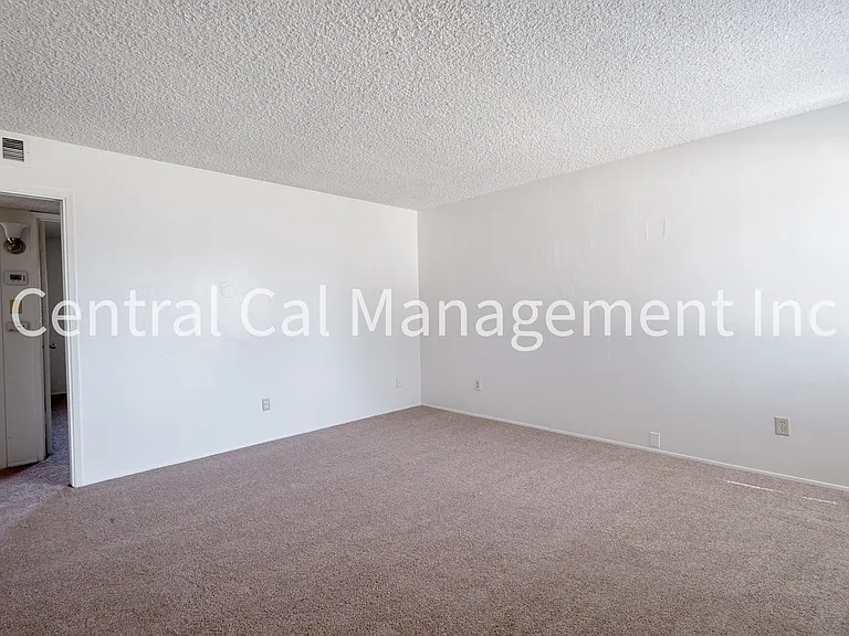 6208 Stine Rd — Photo 2