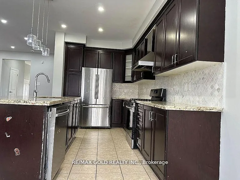 292 Remembrance Rd — Photo 11