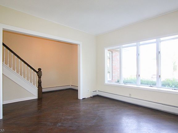 3rd image of 277 Argyle Pl