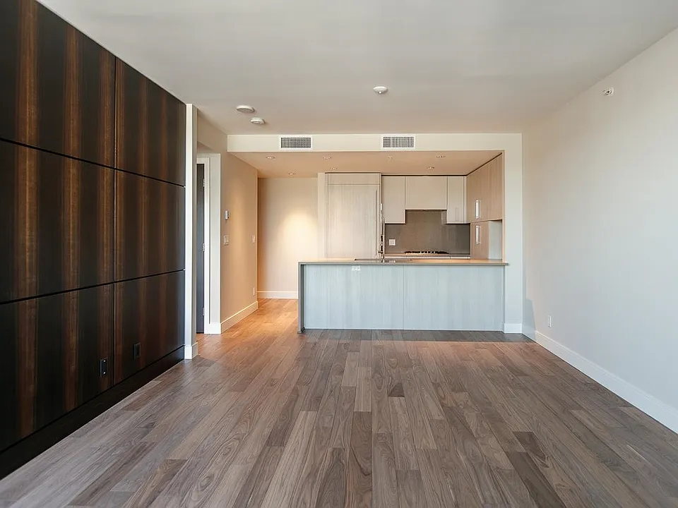 210 Salter St #802