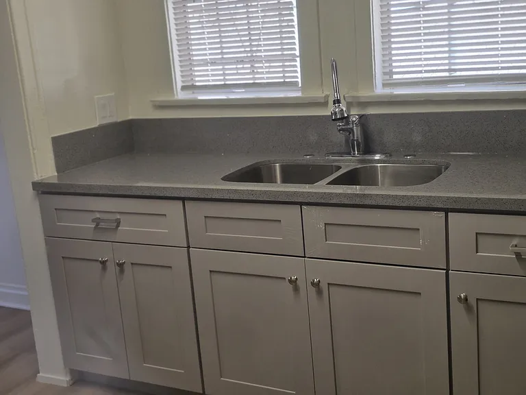 2640 S Manhattan Pl #2640 — Photo 9