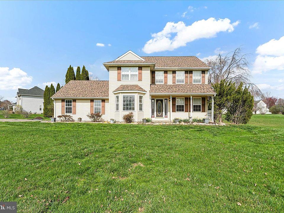 1st image of 9 Cristina Ln