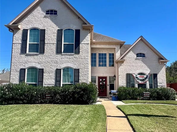 2550 Acadiana Ln, Seabrook, TX 77586