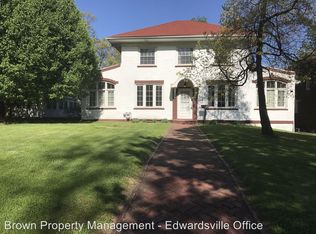 913 Henry St, Alton, IL 62002