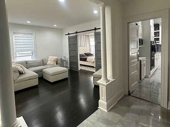 2nd image of 15 Monroe Pl #1