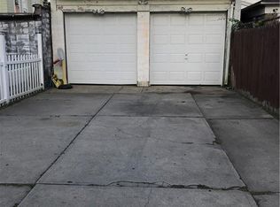 696 Kossuth St, Bridgeport, CT 06608