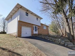 115 Reich Ave, Mahwah, NJ 07430