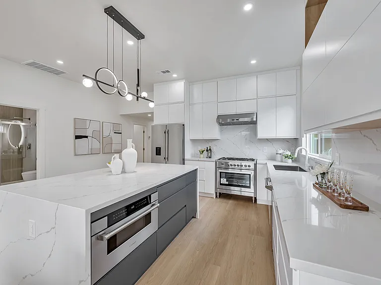 841 Harrison St — Photo 9