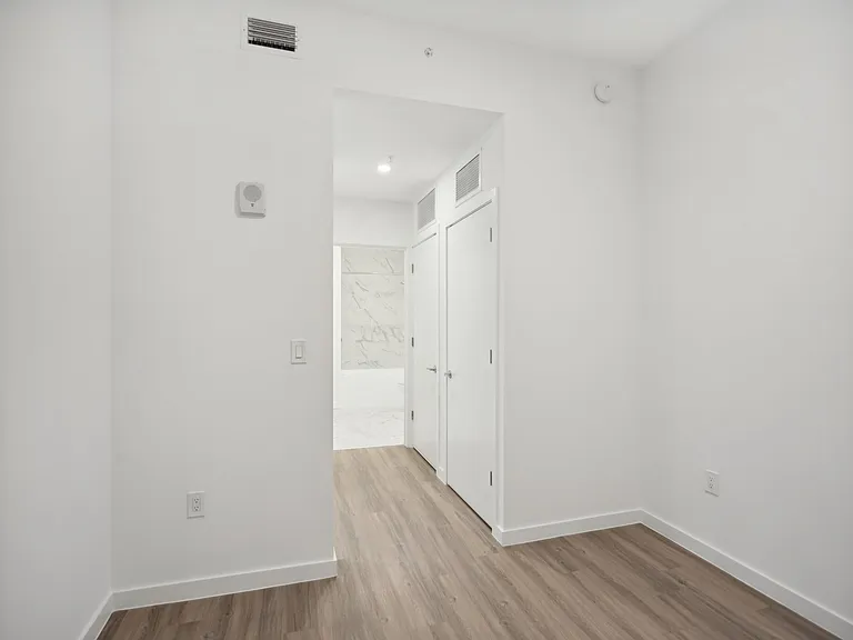 Park West — Photo 30