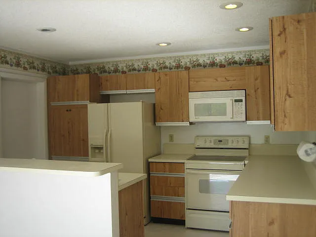 3 bed, 2.5 bath, 1911 sqft, $3,695 — Photo 3