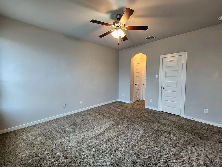 350 Creekside Curv — Photo 18
