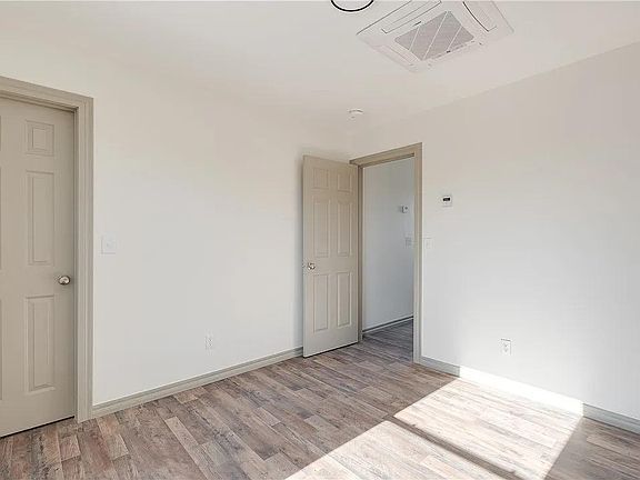 5th image of 1621 NW 44th St #1/2