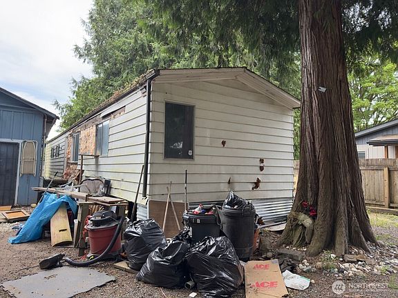 4th image of 19102 Division Avenue NE