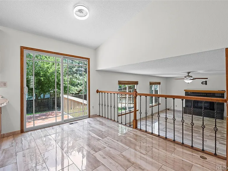 8725 Meadowlark Cir — Photo 4