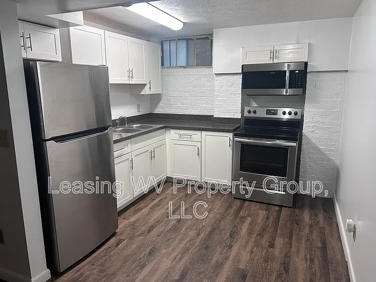 1208 Kanawha Ter #8 — Photo 1