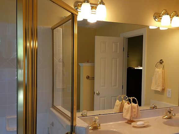 904 Bonhurst Drive
						:
						Master Bathrrom