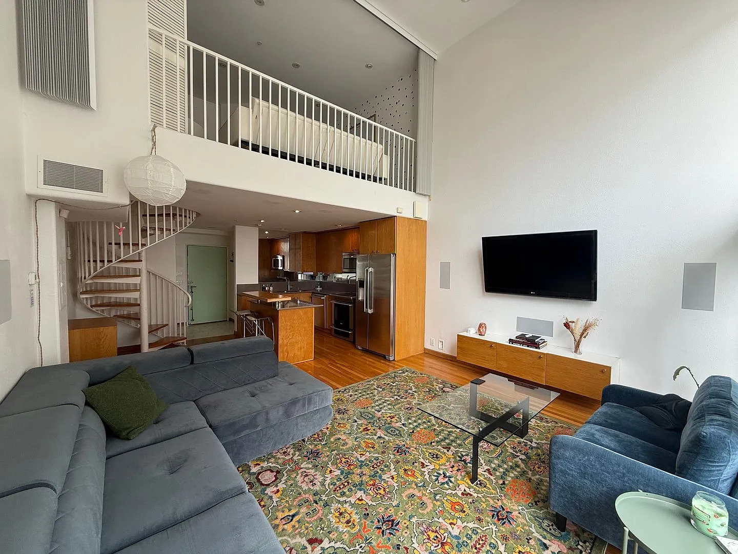 Charming Loft - 2 bed/ 2.5 bath in prime downtown San Diego! — Photo 3